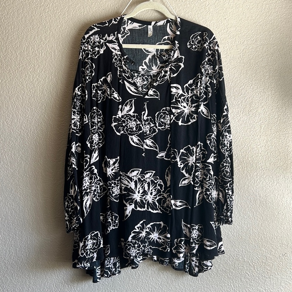 FREE PEOPLE | Black and White Boho Flowy Floral Tunic Shirt Dress Size S